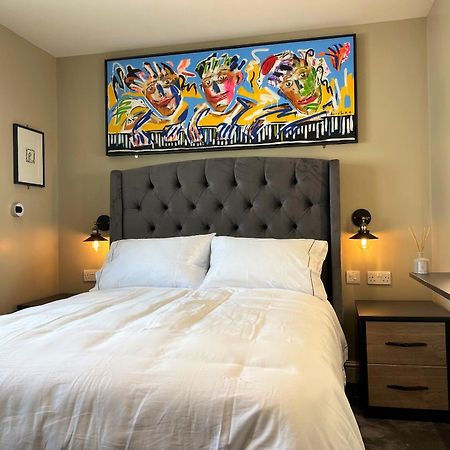 Superb Townhouse Near Vibrant Gloucester Road 브리스틀 외부 사진