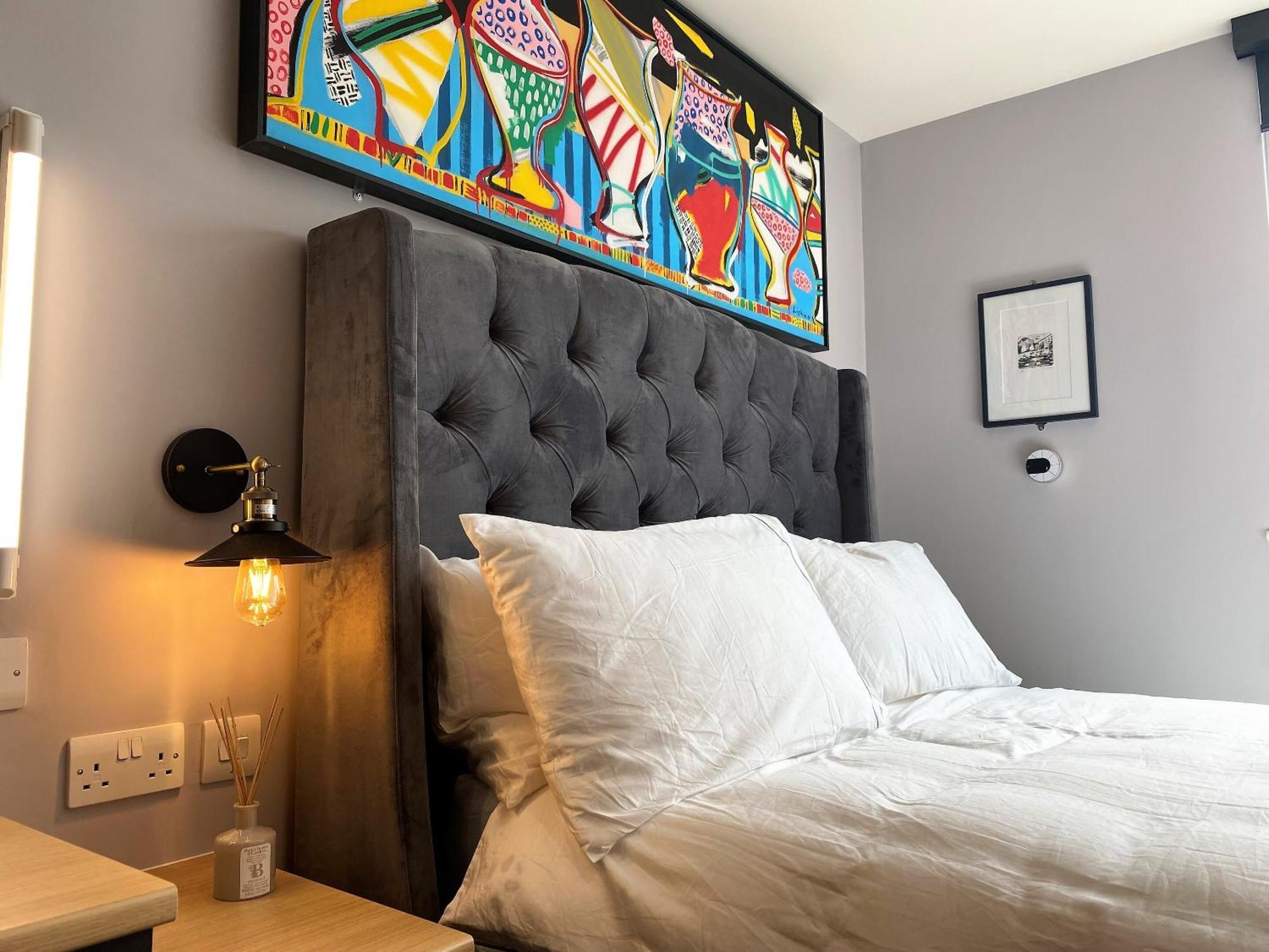 Superb Townhouse Near Vibrant Gloucester Road 브리스틀 외부 사진