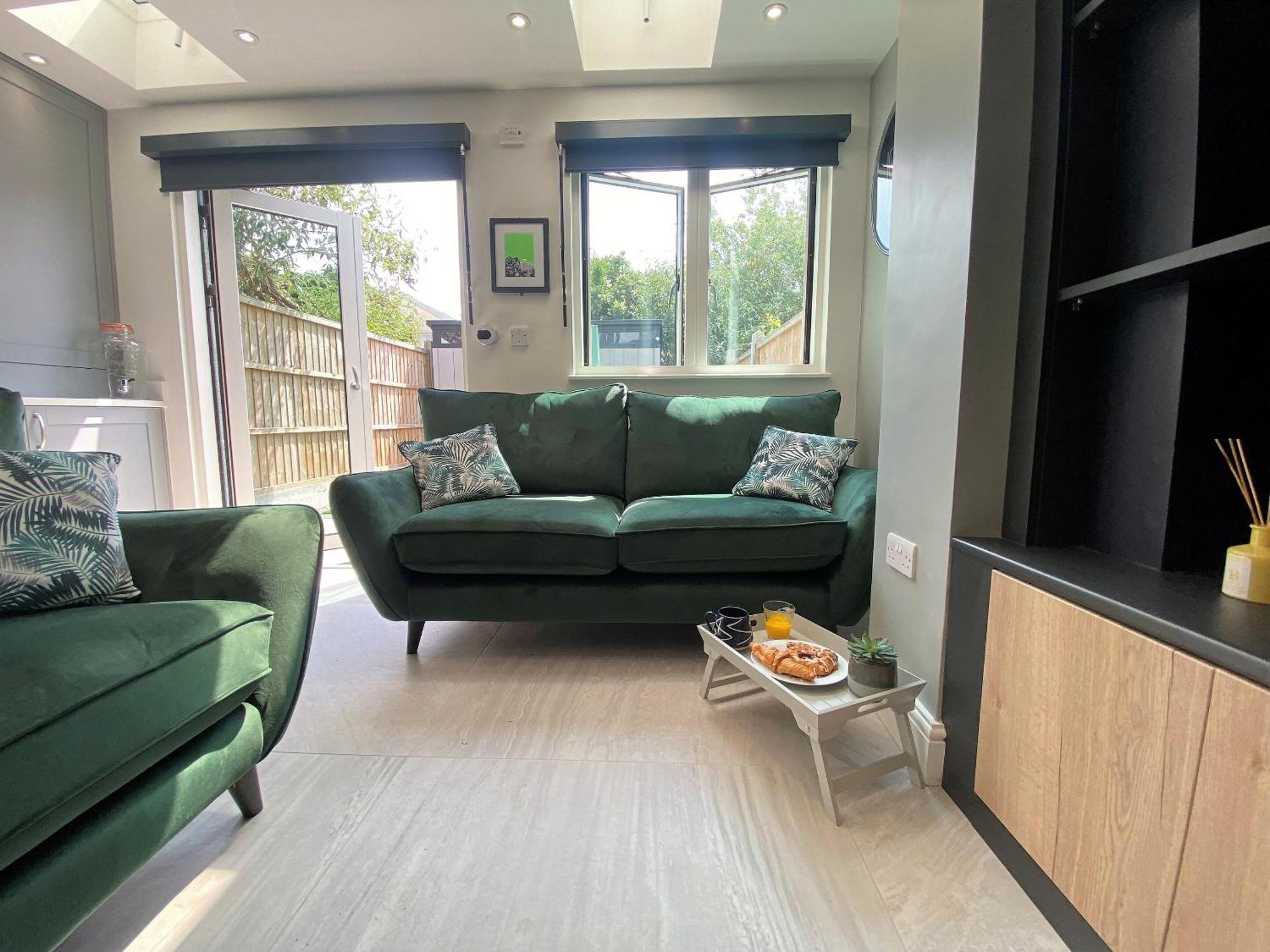 Superb Townhouse Near Vibrant Gloucester Road 브리스틀 외부 사진